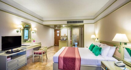 CHOLCHAN PATTAYA BEACH RESORT Room Type - Superior Tropical View