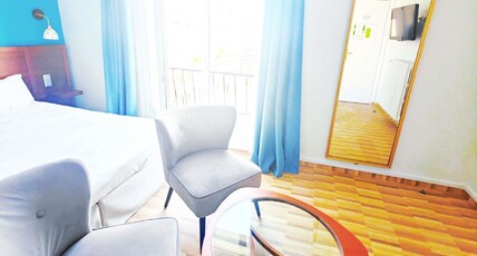 ibis Styles le Havre Centre Auguste Perret Room Type - Premium Room with a double bed