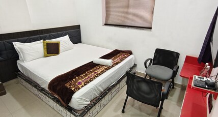 Rajmahal Premium Hotel & Banquet Room Type - Deluxe Double AC