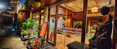 Royale Retreat & Spa near Mall Road