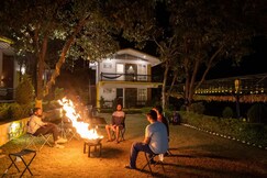 Julley Commune - Dorms x Rooms x Cafe