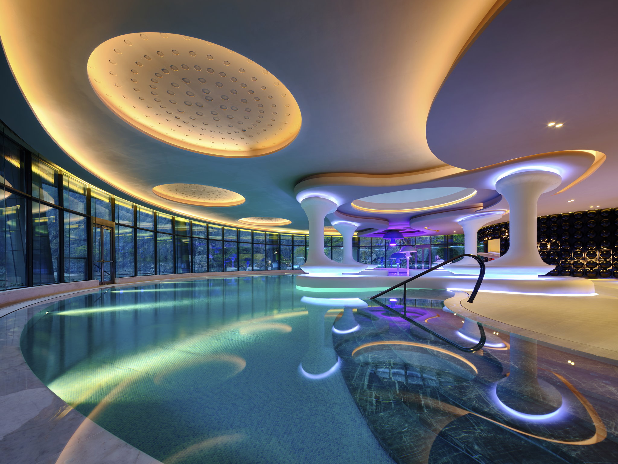 InterContinental Shanghai Wonderland - Tap to explore photos