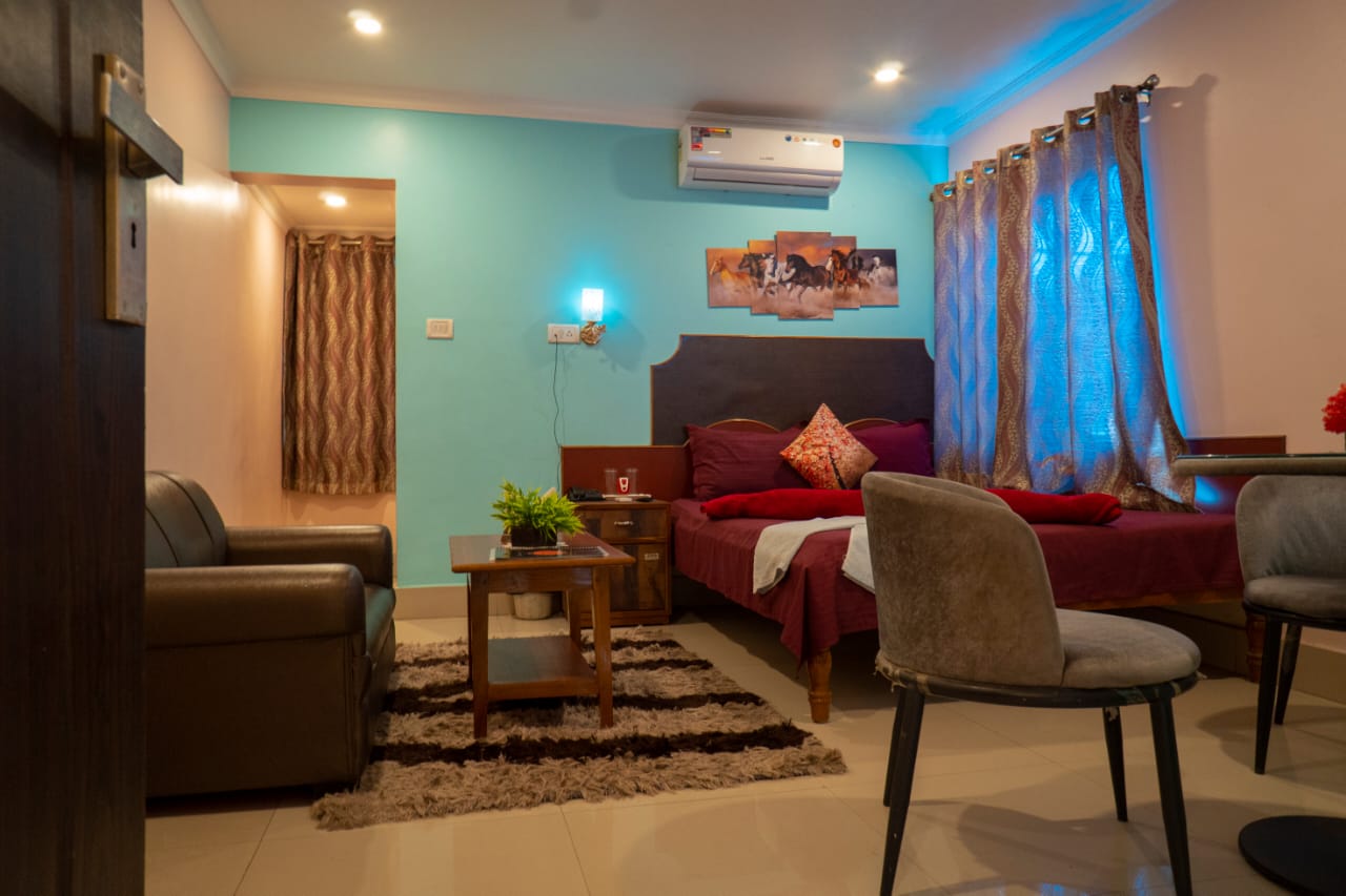 BARAK CONTINENTAL - Tap to explore photos