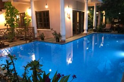 Mandaram villas Private rooms with common pool view 200m from Marari beach