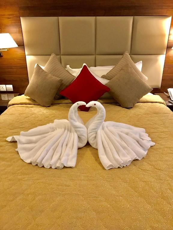 Golden Tulip Al Khobar - Tap to explore photos
