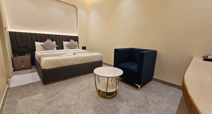 Hotel The Glass House Room Type - Deluxe King Room