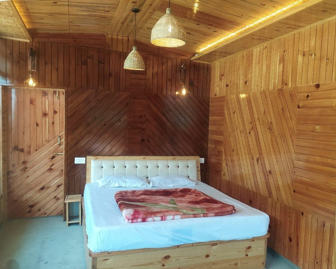 Trekker's Nest Riverside Resort - Tap to explore photos