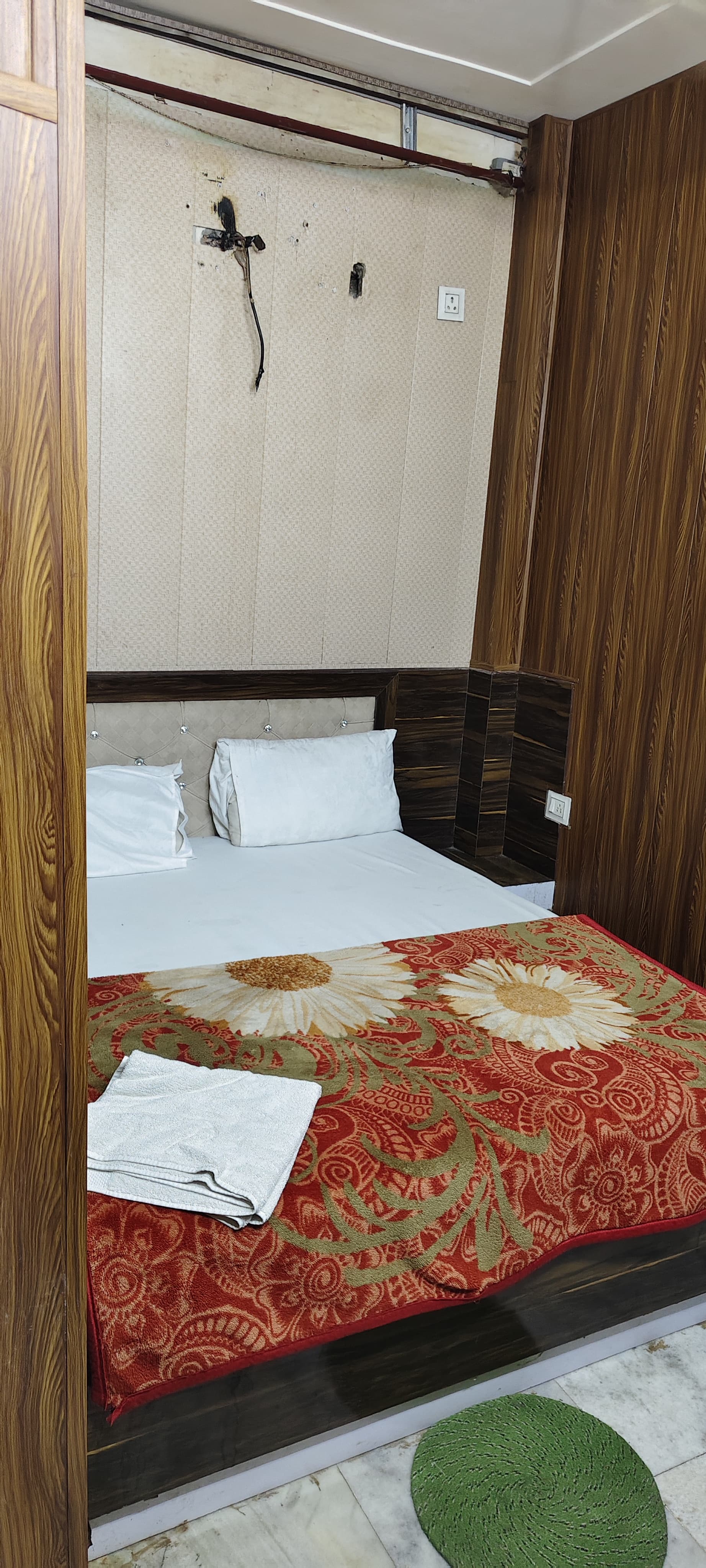 RIVER SIDE HOTEL -PRAYAGRAJ - Tap to explore photos