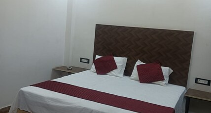 Hotel Royal residency Room Type - Deluxe King Bed Room with City View
