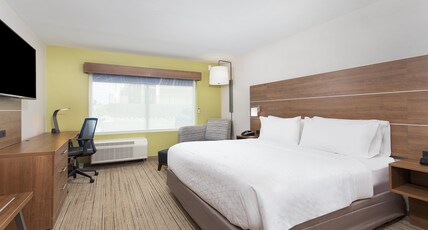 Holiday Inn Express WILLIAMSBURG Room Type - 1 King Standard