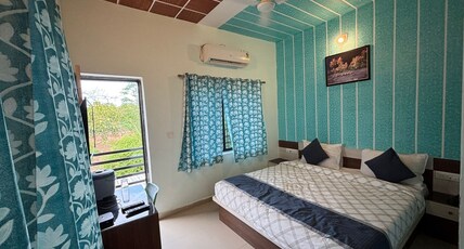 Hotel Hari Om Swimming Pool In Diu Room Type - Super Deluxe Room