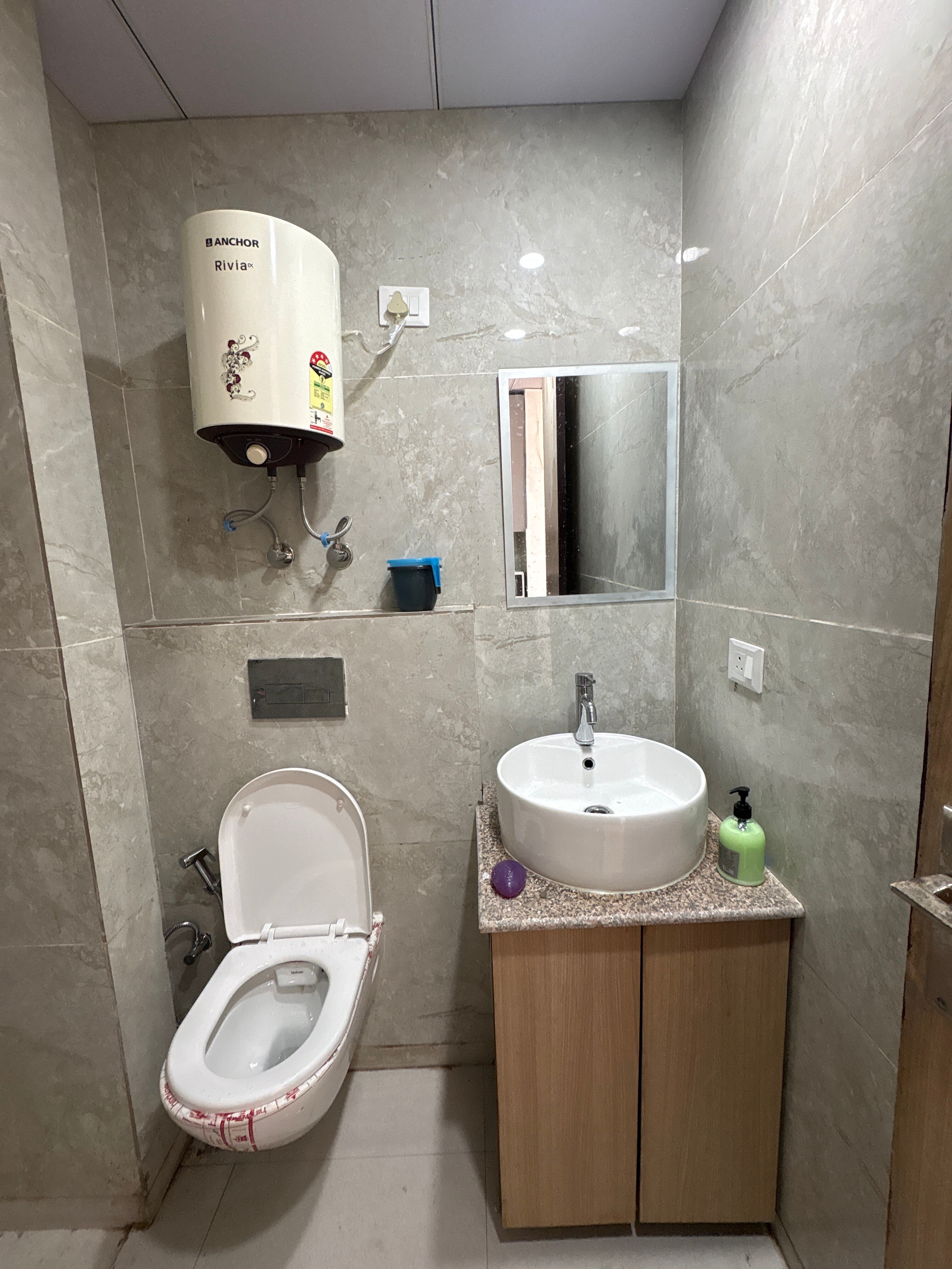 Furnished apartment with all amenities and service - Tap to explore photos