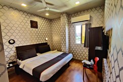 Hotel Gokul Solitaire