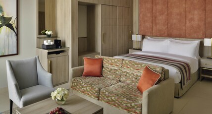 Movenpick Hotel Tahlia Jeddah Room Type - Superior Room with 1 King Bed or 2 Twin beds, Pool View