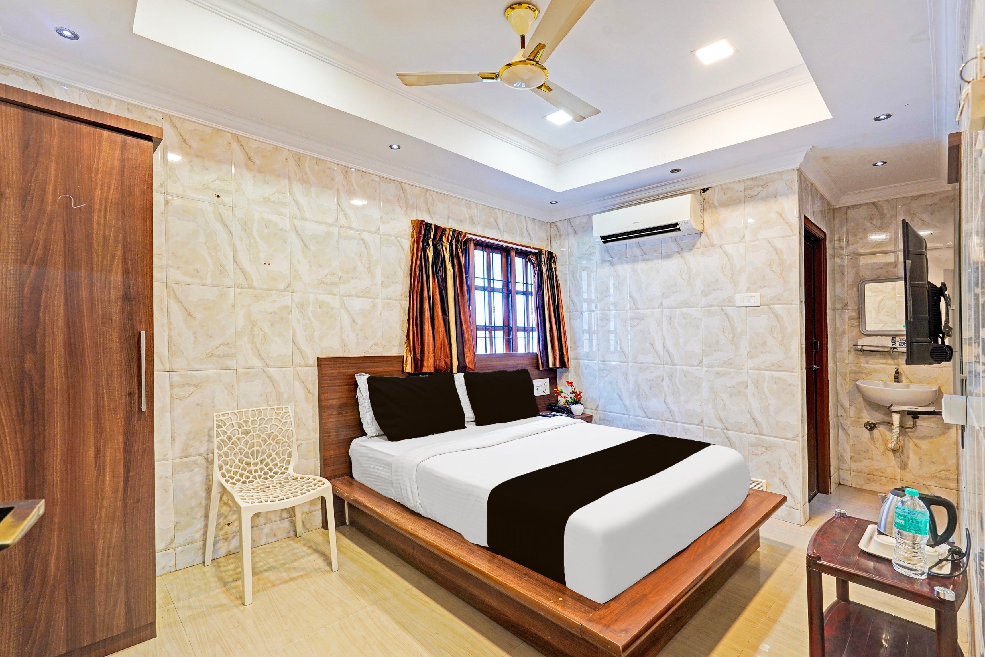 Super Hotel O Triplicane Formerly Park Royal - Tap to explore photos