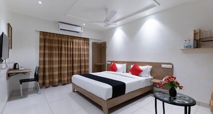 Aashro Akshar Inn Room Type - Trendy Room