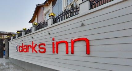 Clarks Inn Srinagar Room Type - Deluxe Room with King Bed Clarks Inn Srinagar Room Type - Deluxe Room with King Bed