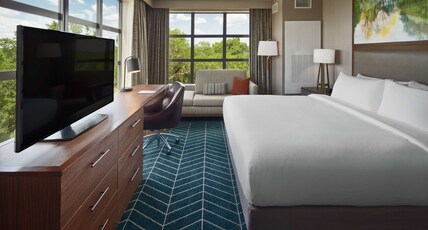 The Bevy Hotel Boerne, a DoubleTree by Hilton Room Type - 1 KING CORNER RM POOL VIEW