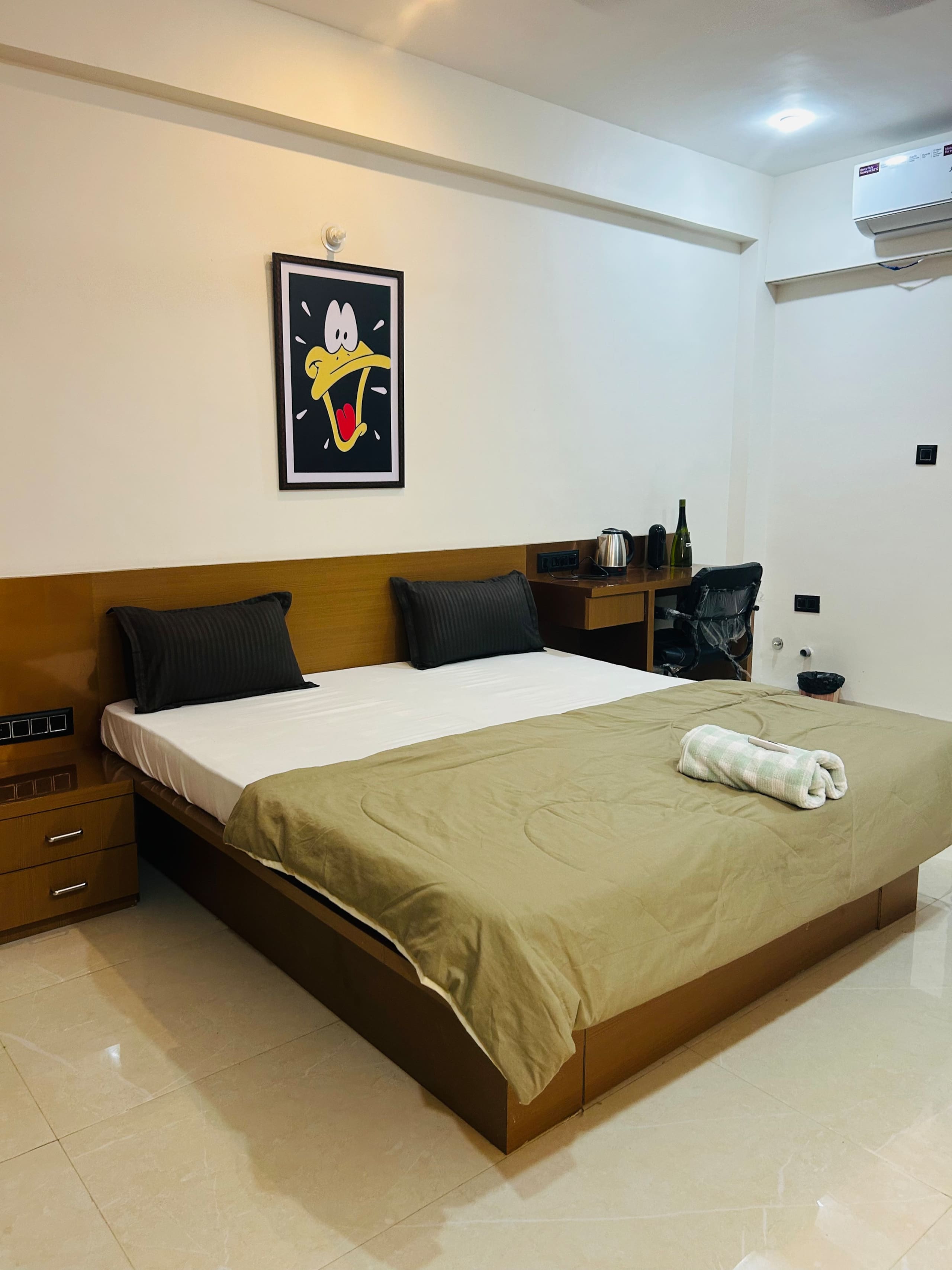 Luxurious studio Star Square Couple Friendly Family - Tap to explore photos