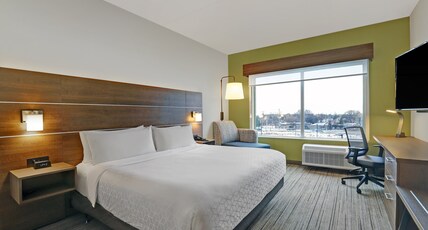 Holiday Inn Express & Suites COLLINGWOOD Room Type - 1 King Bed Standard Comm Accessible