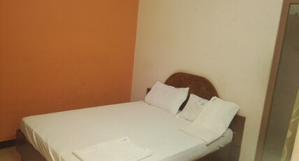 COMFORT INN Room Type - Deluxe Room