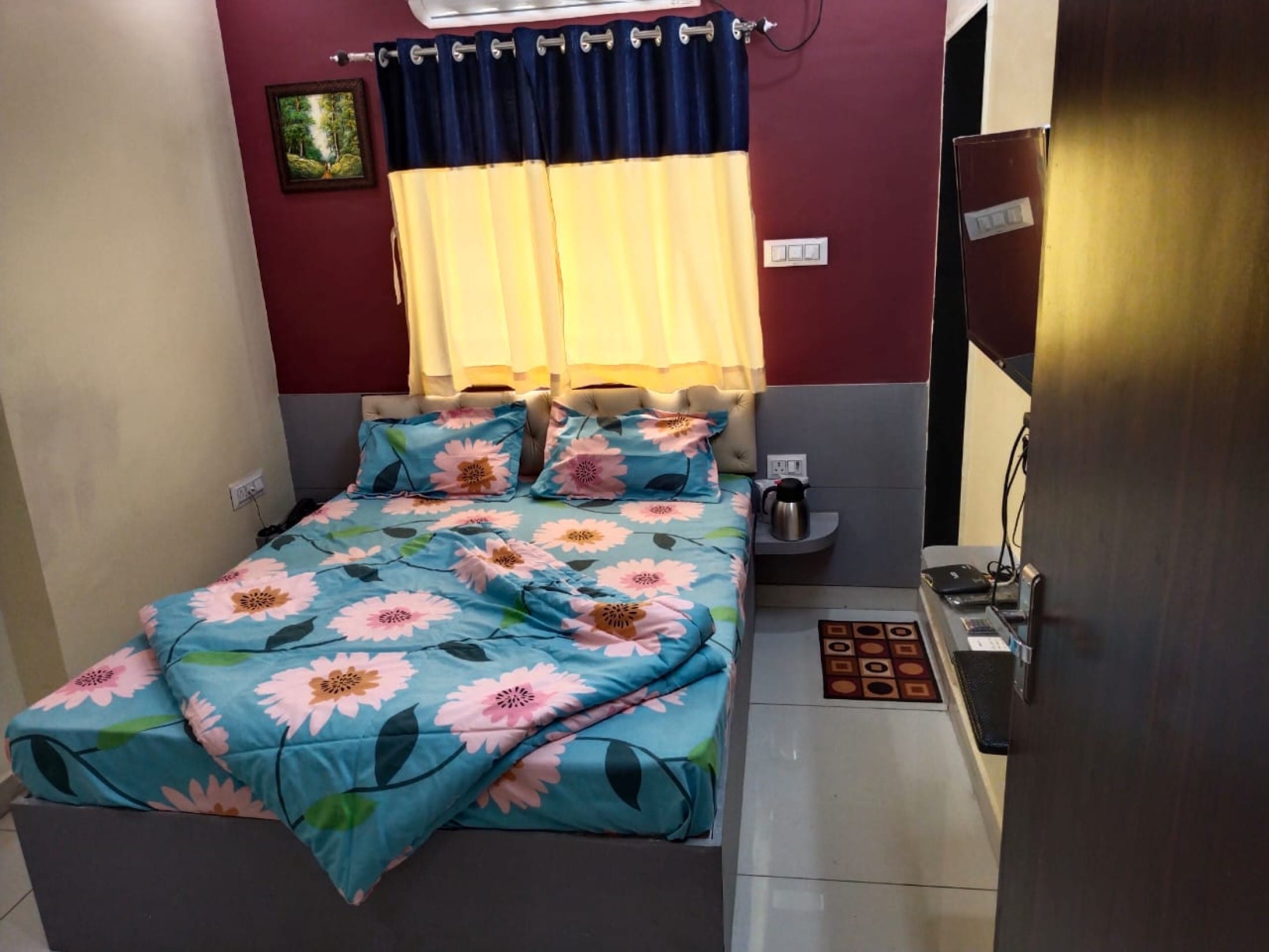 Hotel Dwarkesh - Tap to explore photos
