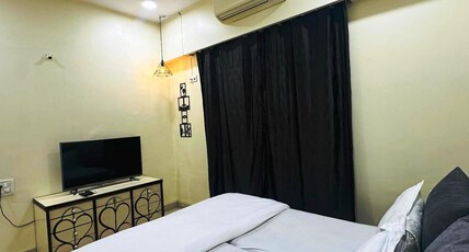 BKC Connector Deluxe Private Room chembur Room Type - Bedroom 1