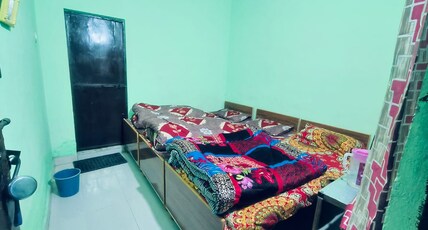 Shri Narayan Tourist Lodge And Chandika Room Type - Six Bed Room