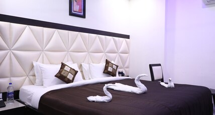HOTEL ROCKLAND & RESTAURANT ( Gopalpura ) Room Type - Premium Room