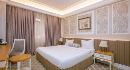 Theatrum Hotel Room Type - Deluxe Room