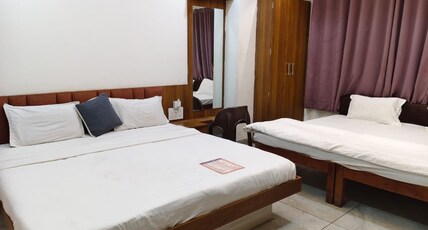 Hotel Shree Nakoda Paradise Room Type - Family Room 4 Bed