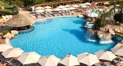 Hilton Pyramids Golf Room Type - KING DELUXE ROOM POOL VIEW