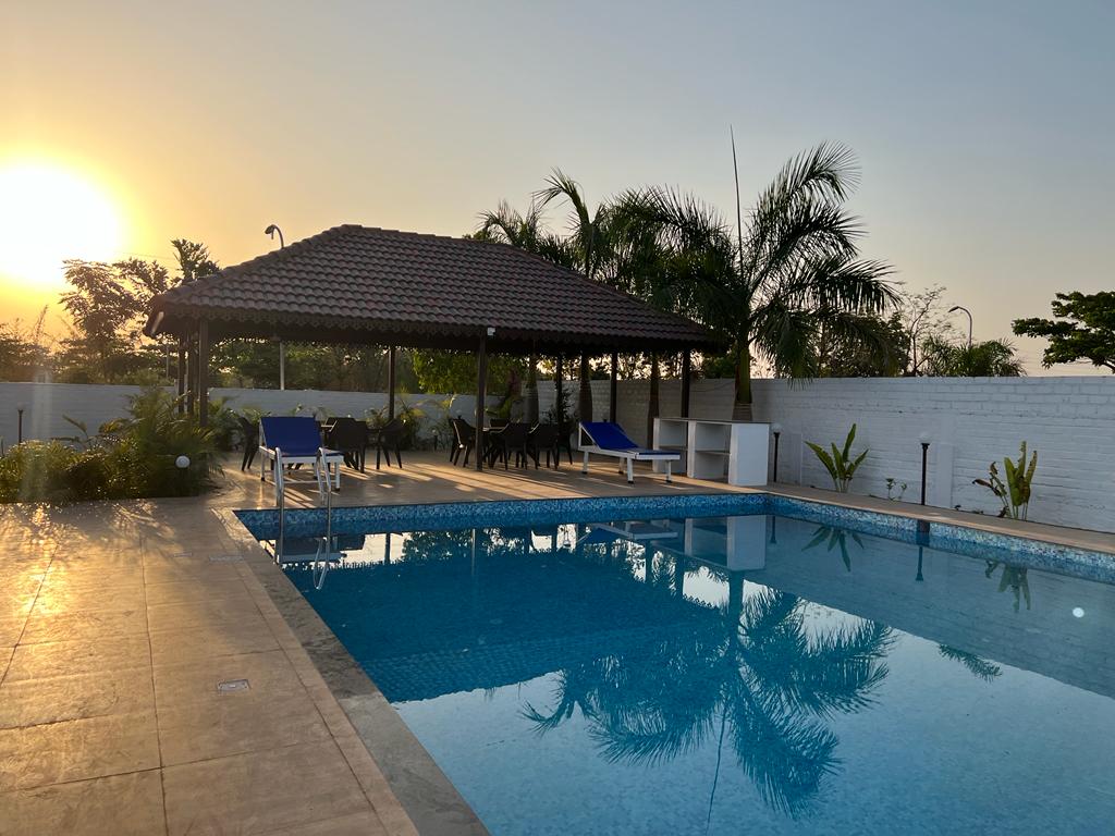 THE BIG CHILL HOUSE - Hawaii - Nagpur - Tap to explore photos