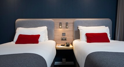 Holiday Inn Express BATH Room Type - 2 Single Standard with Free Hot Breakfast