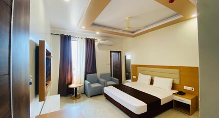 La Grace Hotel and Banquet Room Type - Deluxe Double AC
