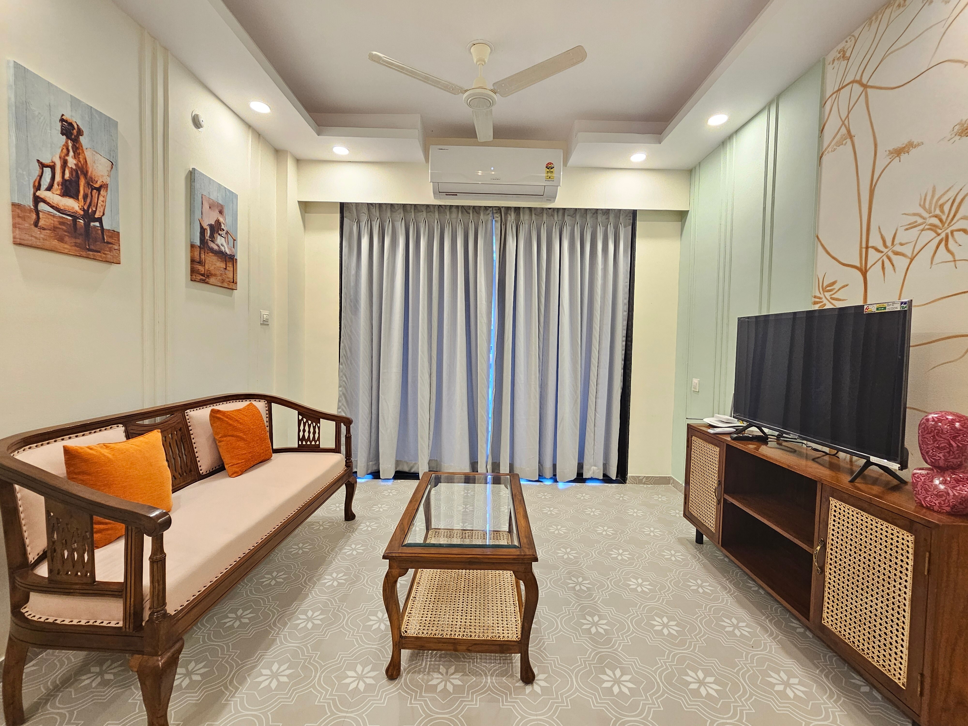 Botanica C110 - Tap to explore photos