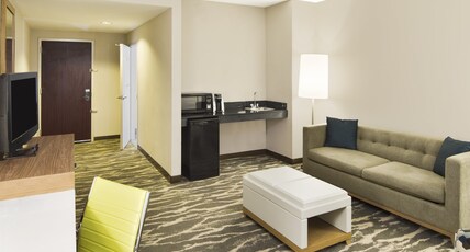Holiday Inn AUGUSTA WEST I-20 Room Type - 1 King Bed 2 Bedroom Suite Sofa Bed