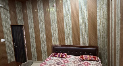 Vikas Gupta Room Type - Bedroom
