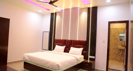 Red Velvet Hotel & Resort Room Type - Deluxe Room