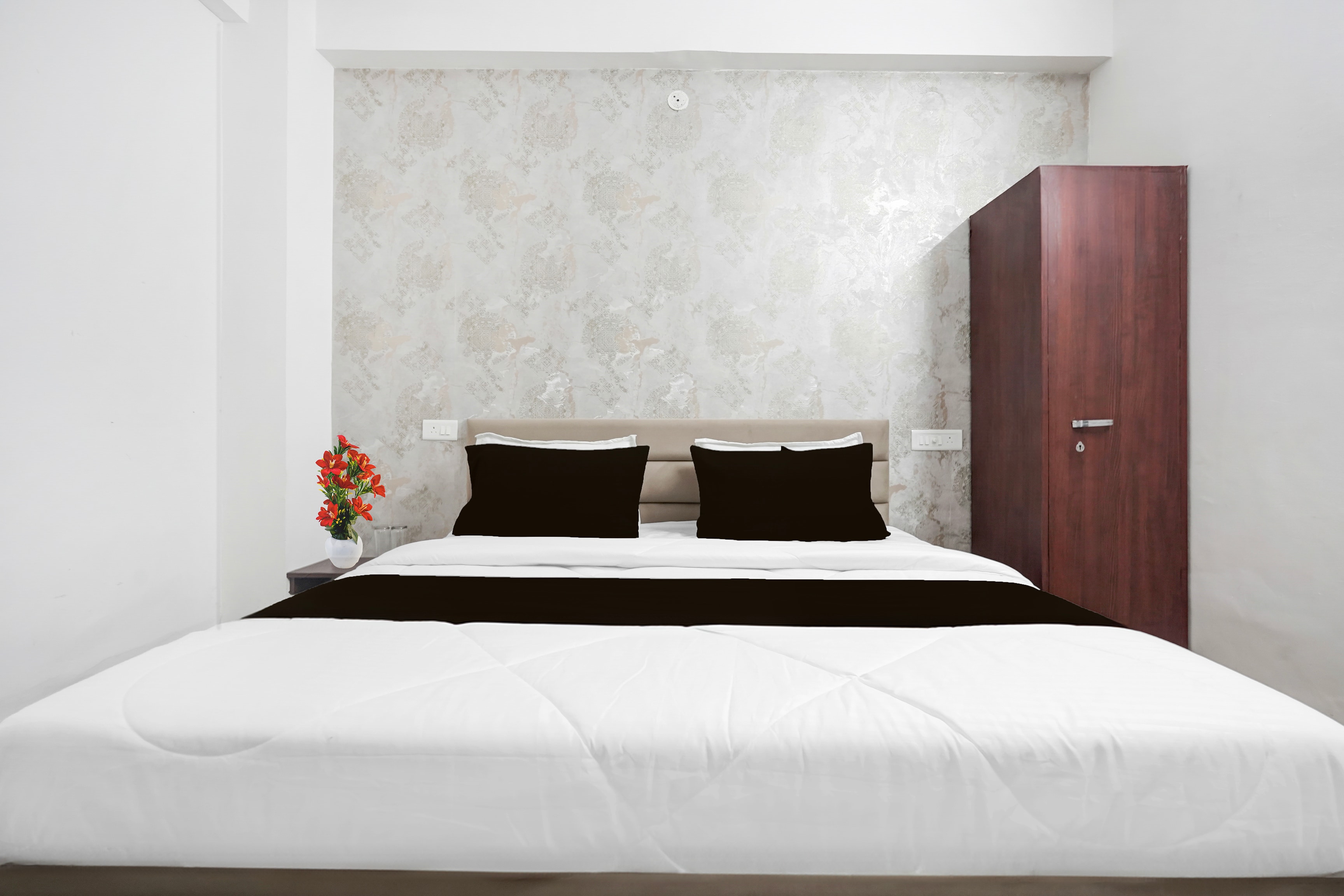 Super Hotel O City Park Kota Formerly Oxyluxe - Tap to explore photos
