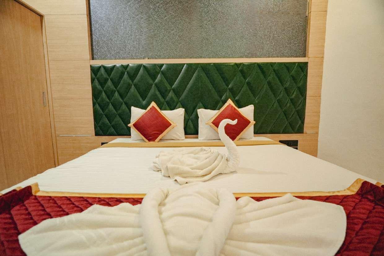 Rajapark Beach Resort - Tap to explore photos