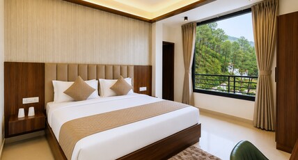 Hotel Heaven and Hills Room Type - Deluxe Room with Balcony