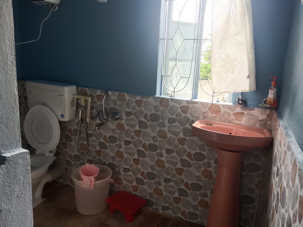 June Homestay - Tap to explore photos