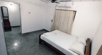Ruby Home Stays Room Type - Deluxe Double Bed
