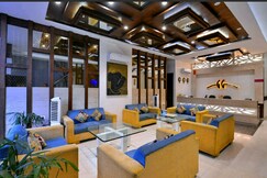 Hotel Royals Grand Galaxy