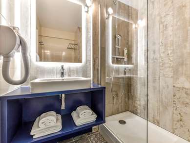 IBIS STYLES LA ROCHELLE THALASSO - Tap to explore photos