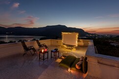 CosmicStays Afita Mohari Solar Powered Lakehouse