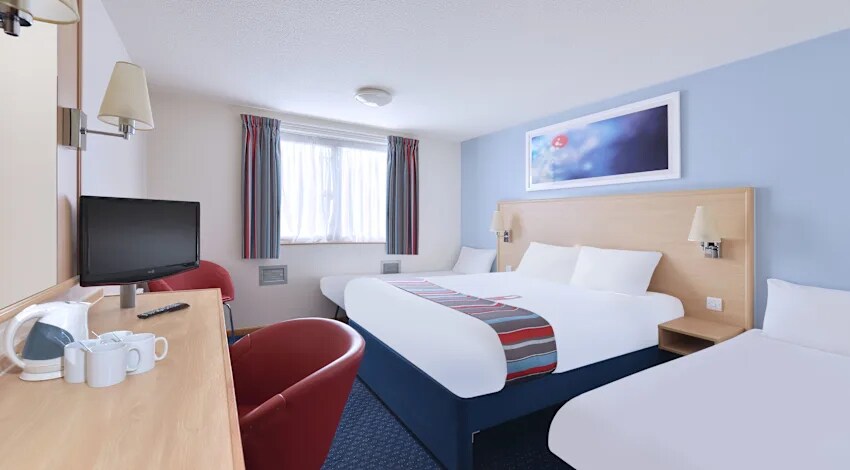 Travelodge Nuneaton - Tap to explore photos