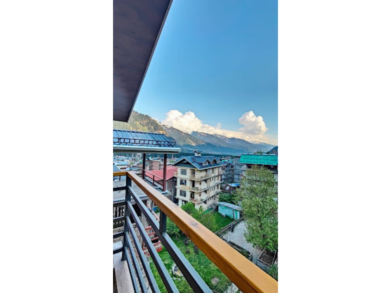 YAATO RETREAT - Tap to explore photos