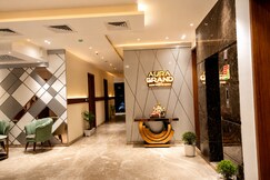Aura Grand